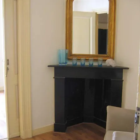 Chambres De Charme Apartment