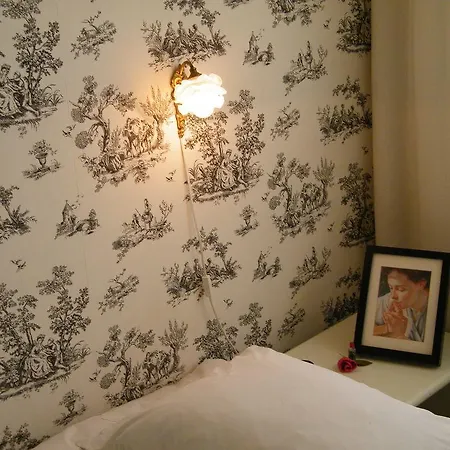 Chambres De Charme Apartment